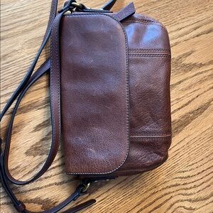 Fossil Brown Leather Messenger Bag with Structured Design